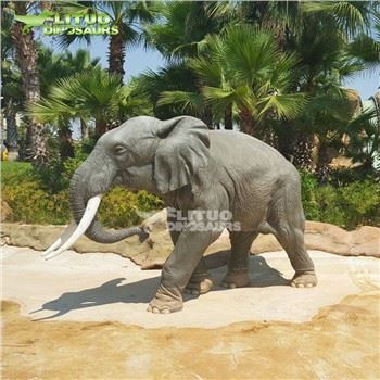 Animatronic elefant